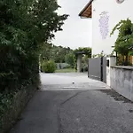 House Wisteria Apartment *