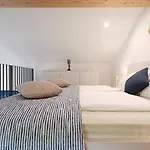 Apartment House Wisteria