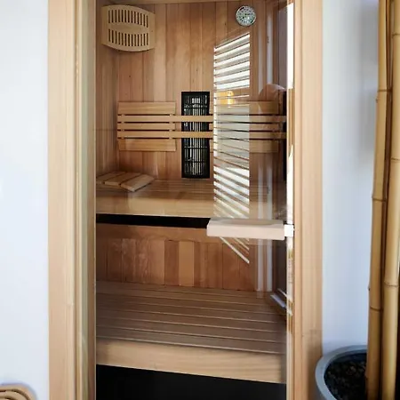 Apartman House Wisteria *