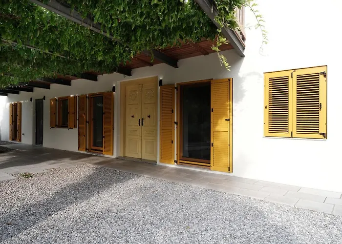 House Wisteria Daire