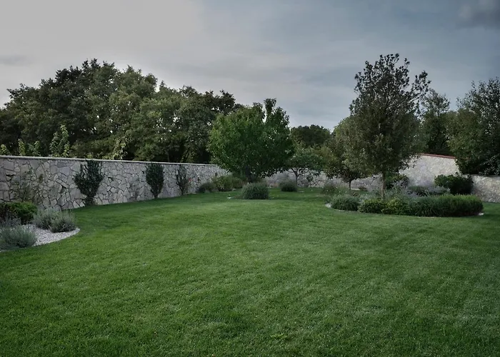 Apartma House Wisteria *