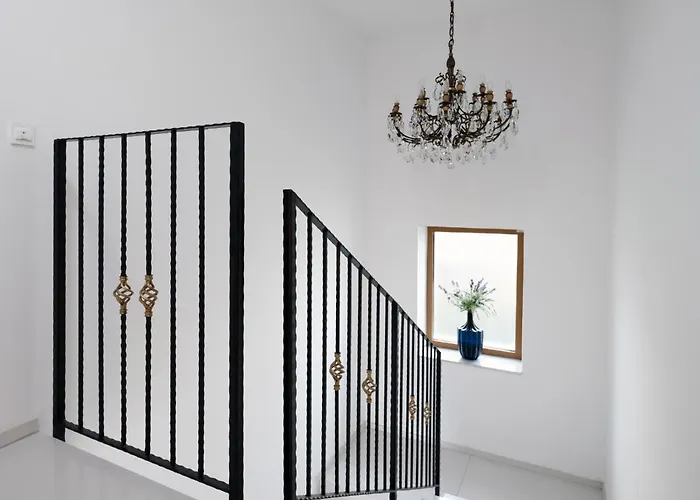 House Wisteria Apartma