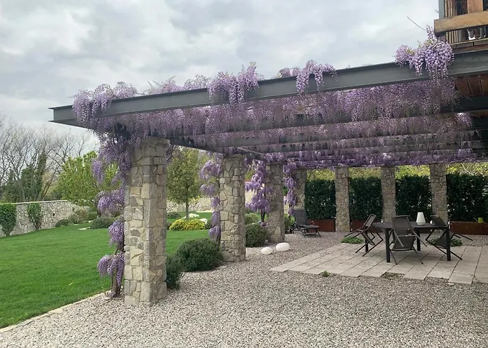 House Wisteria * Kostanjevica na Krasu
